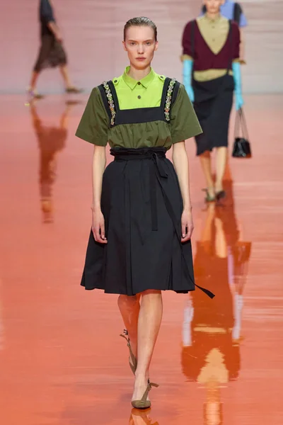 Look 11